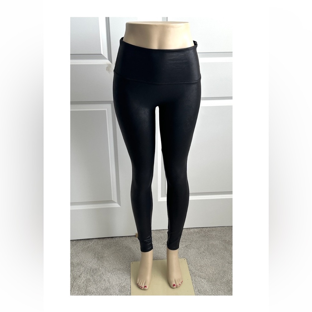 Spanx faux leather black women’s leggings! Size: large